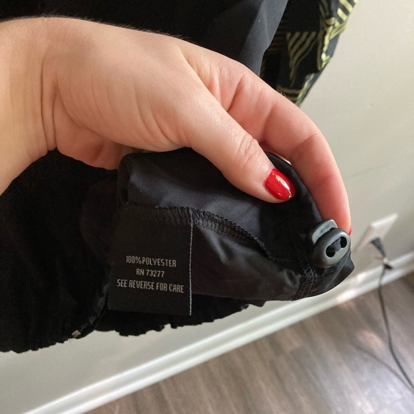 FILA‎ Reflective Jacket - Picture 8 of 9